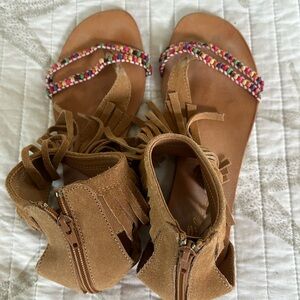 Super cute but a little too big on me. I wear a 7.5